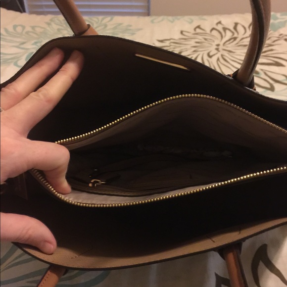 Michael Kors handbag - Picture 2 of 11